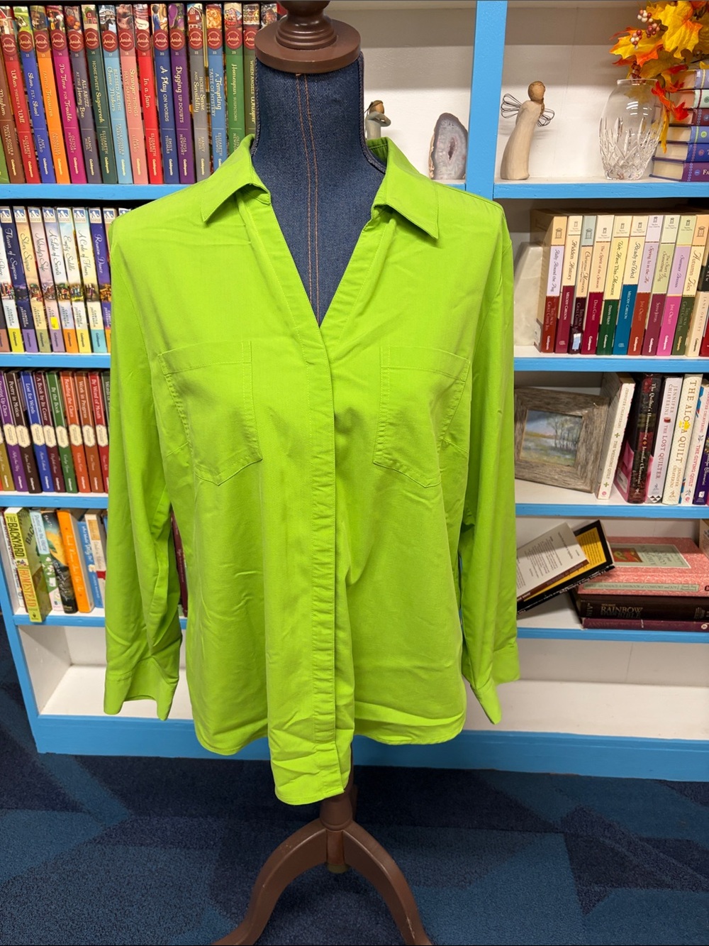 Chicos size large bright green button down shirt